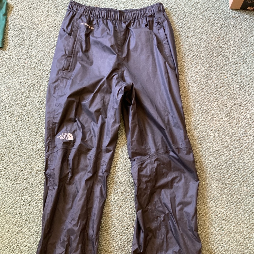 NorthFace rainpants Hyvent 2.5L: like new condition